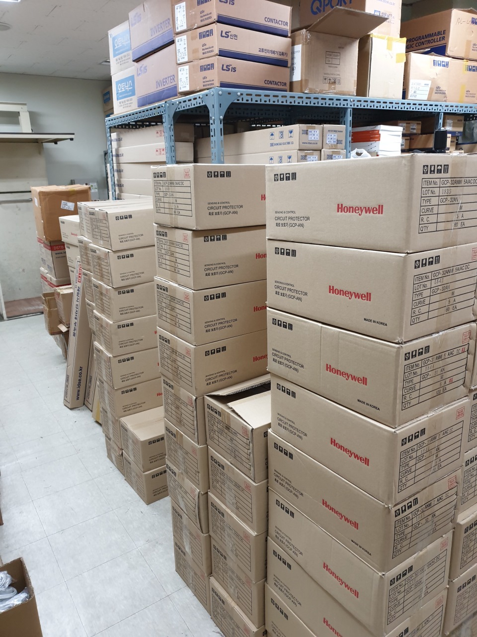 2000769928_M5dgBI8w_cbf0f4ef811c6e3b59790c08a0397d61381c8d91.jpg 이미지크게보기